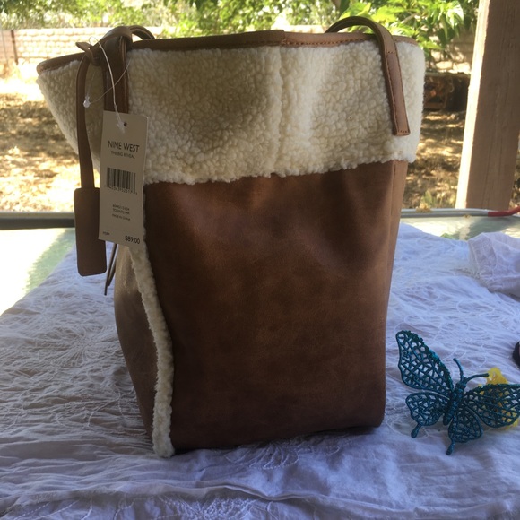 ⭐️SOLD⭐️Nine West tote bag - Picture 3 of 7